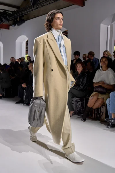 Look 39